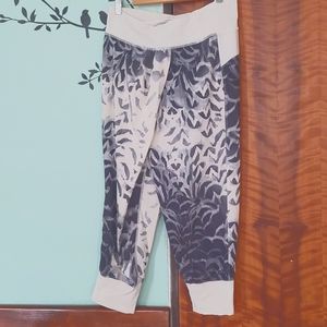 Lululemon yoga pants